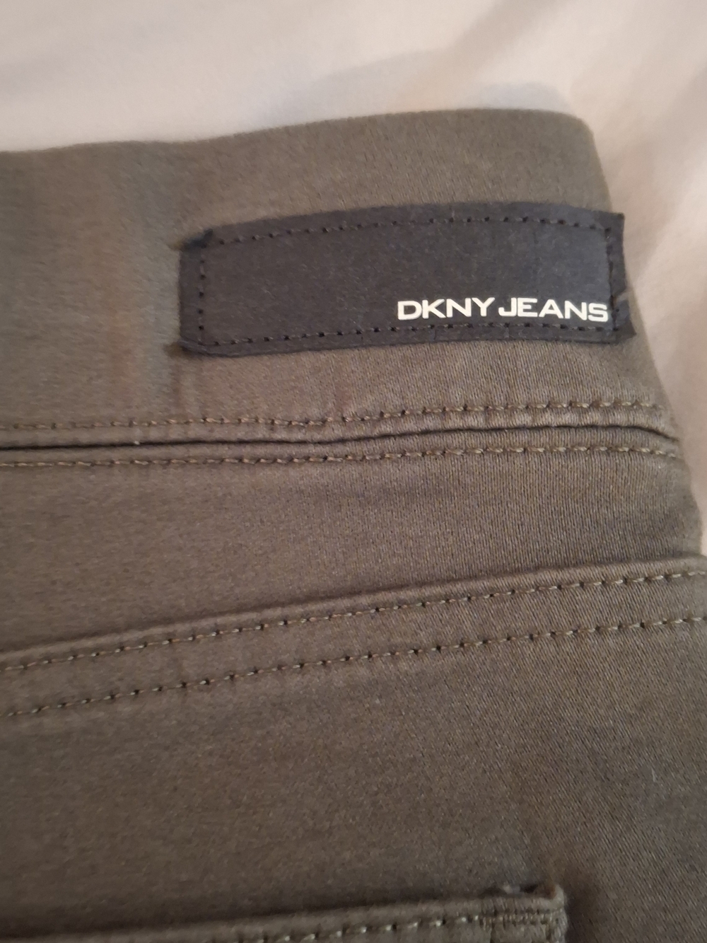 DKNY Jeans Olive Green Women’s Stretch Bermuda Shorts - Picture 8 of 9